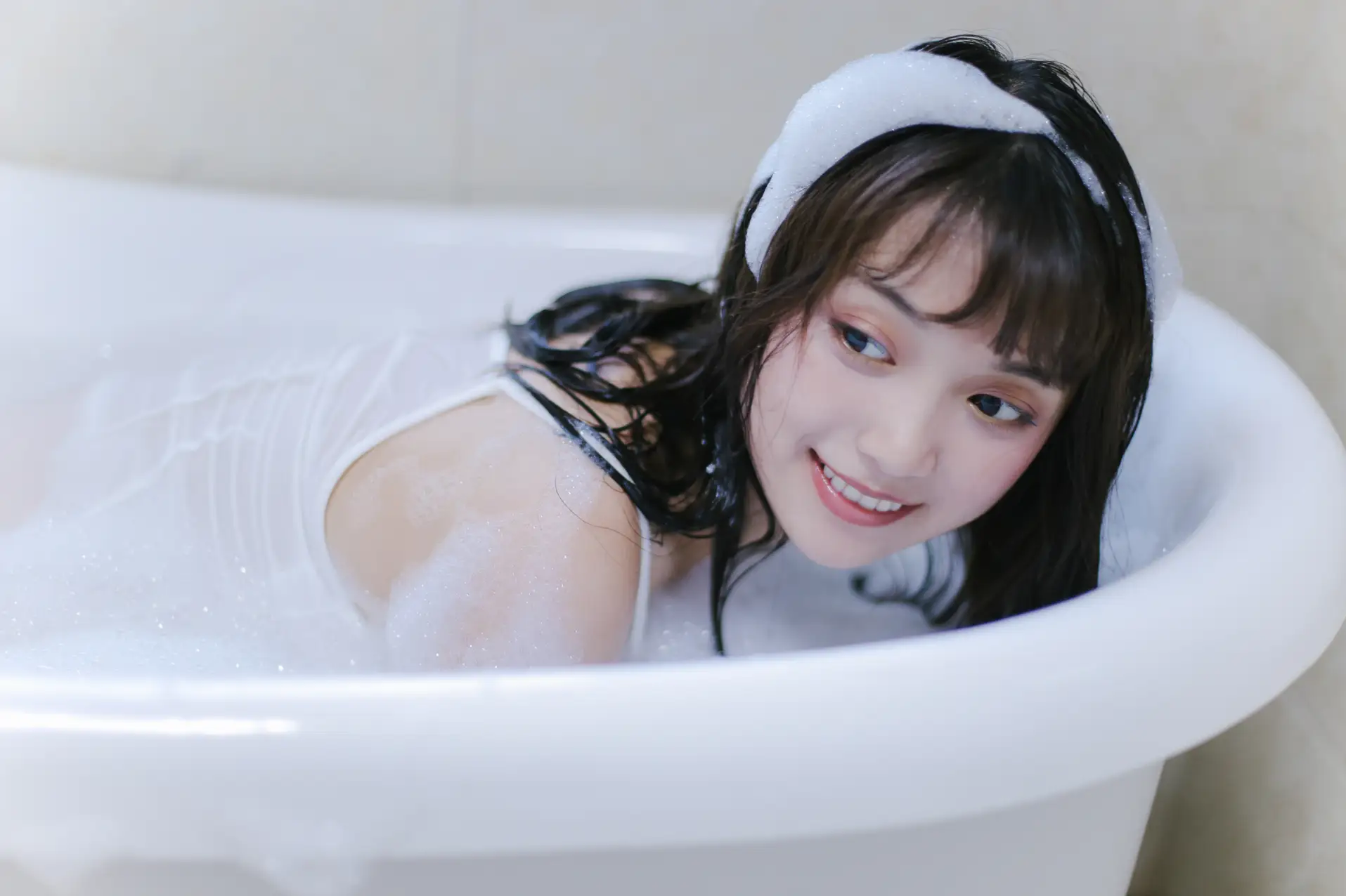 [YITUYU] 2022.08.25 Vol.1788 – Milk Bubble Bath a fish tail#[27P]-14